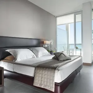 Waldorf **** Rimini
