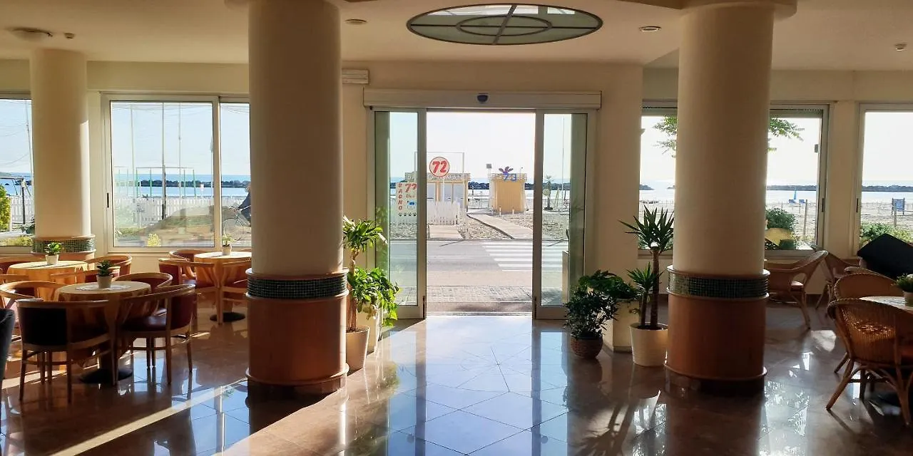 Hotel Dei Cesari Rimini 3*,
