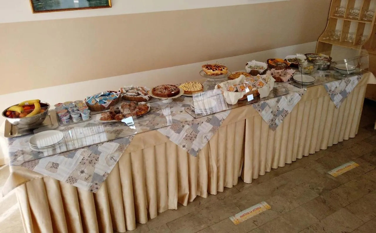 Hotel Dei Cesari Rimini 3*,